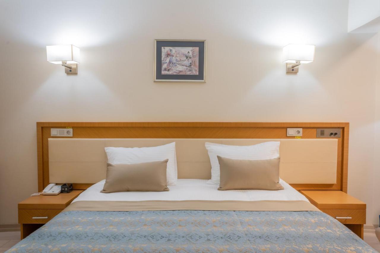 غولباشي Patalya Lakeside Resort Hotel المظهر الخارجي الصورة